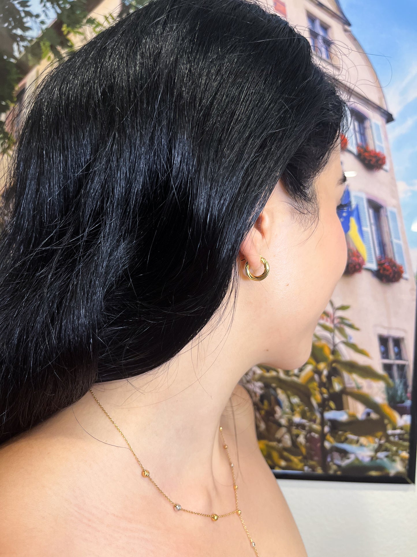 LEILA HOOPS | 18K • 1.3g