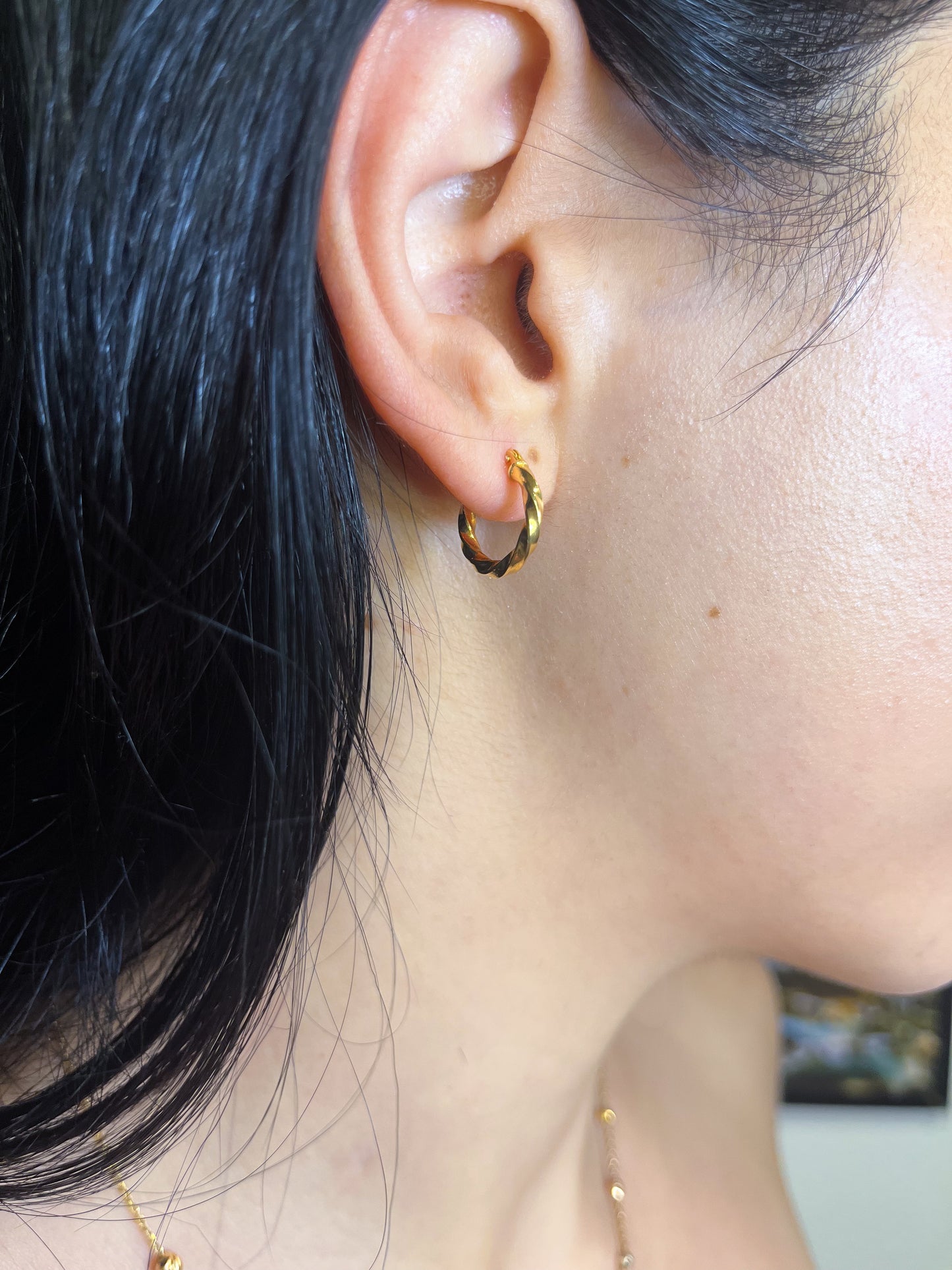 DINA HOOPS | 18K • 1.75g