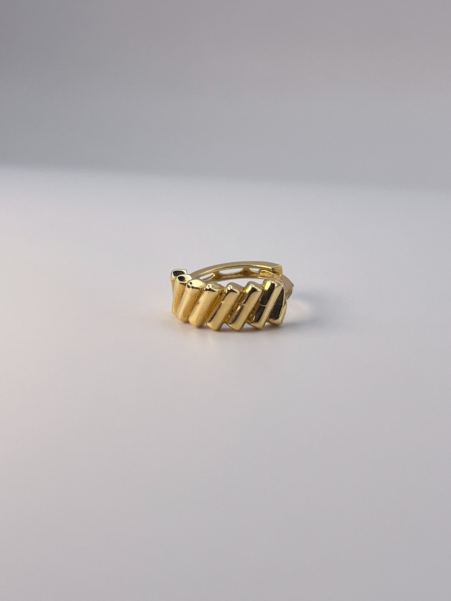 NOUR HOOPS | 18K • 3.1g