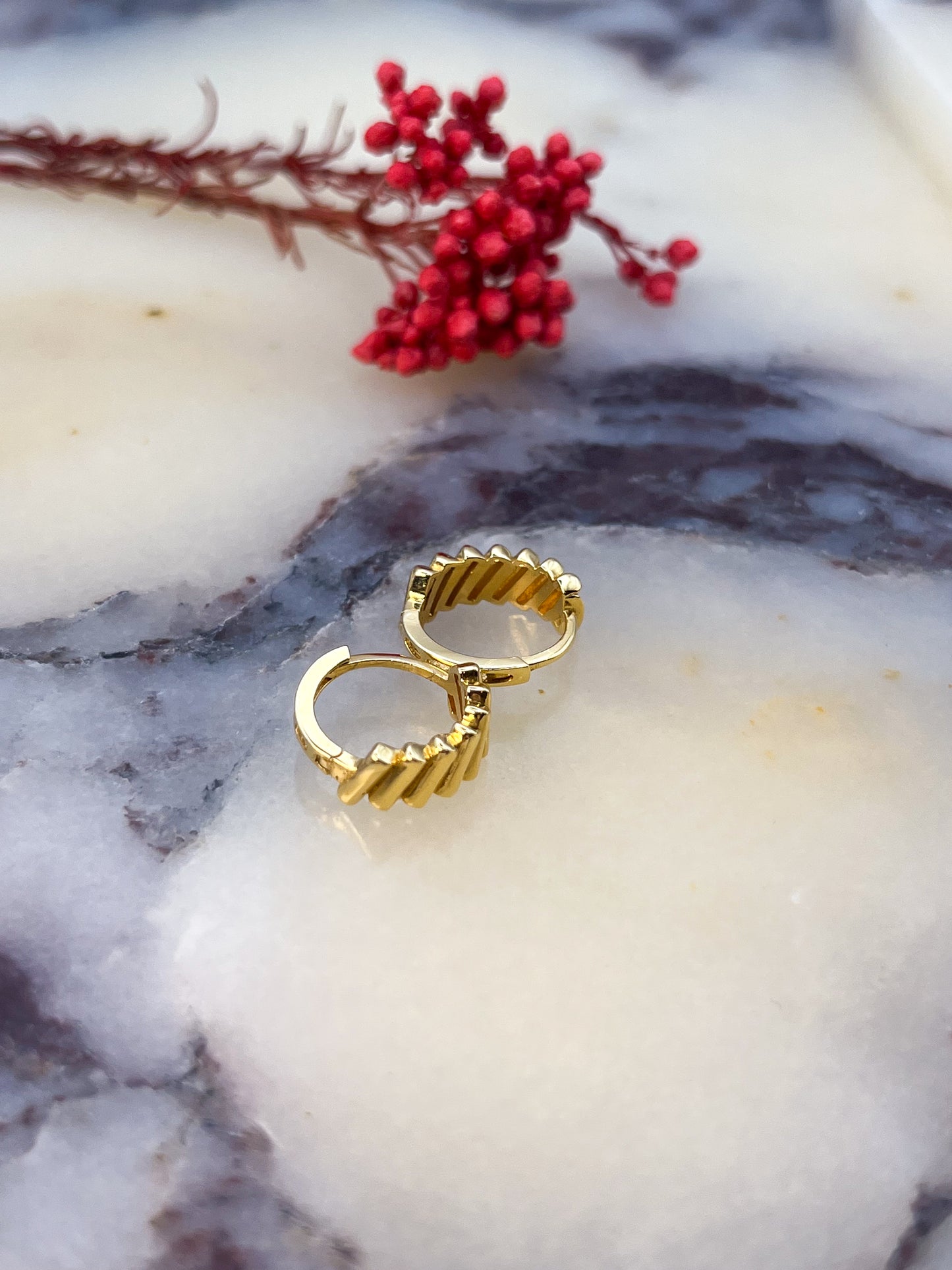 NOUR HOOPS | 18K • 3.1g