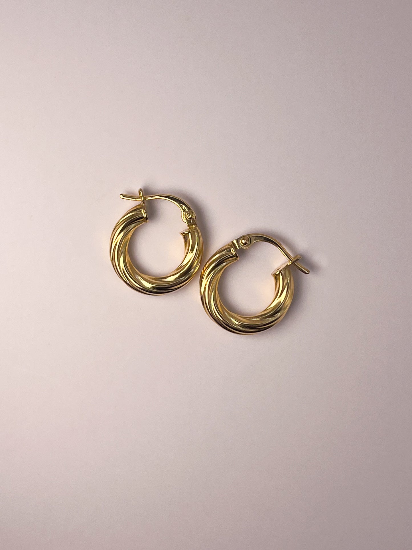 LEILA HOOPS | 18K • 1.3g