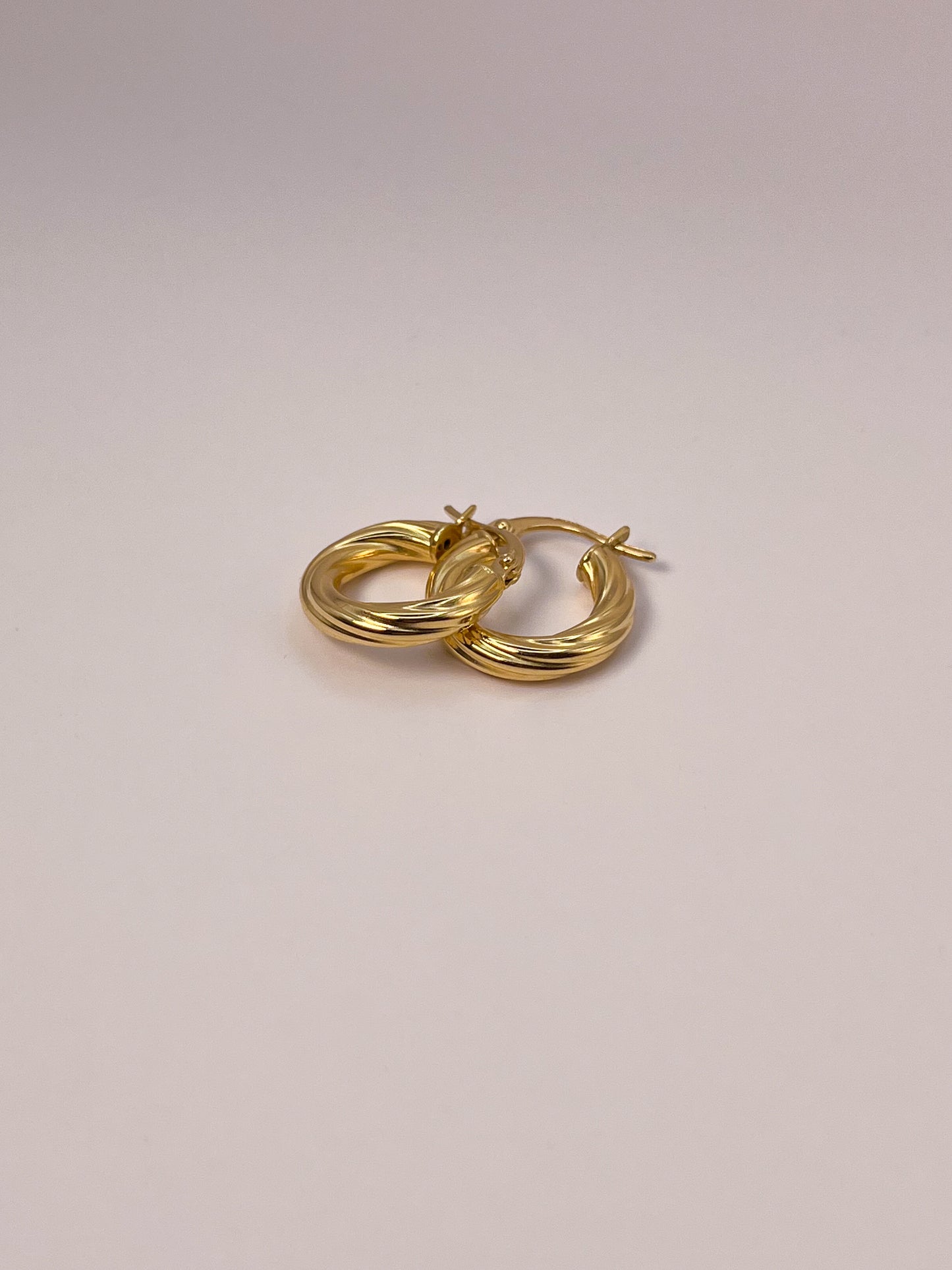 LEILA HOOPS | 18K • 1.3g