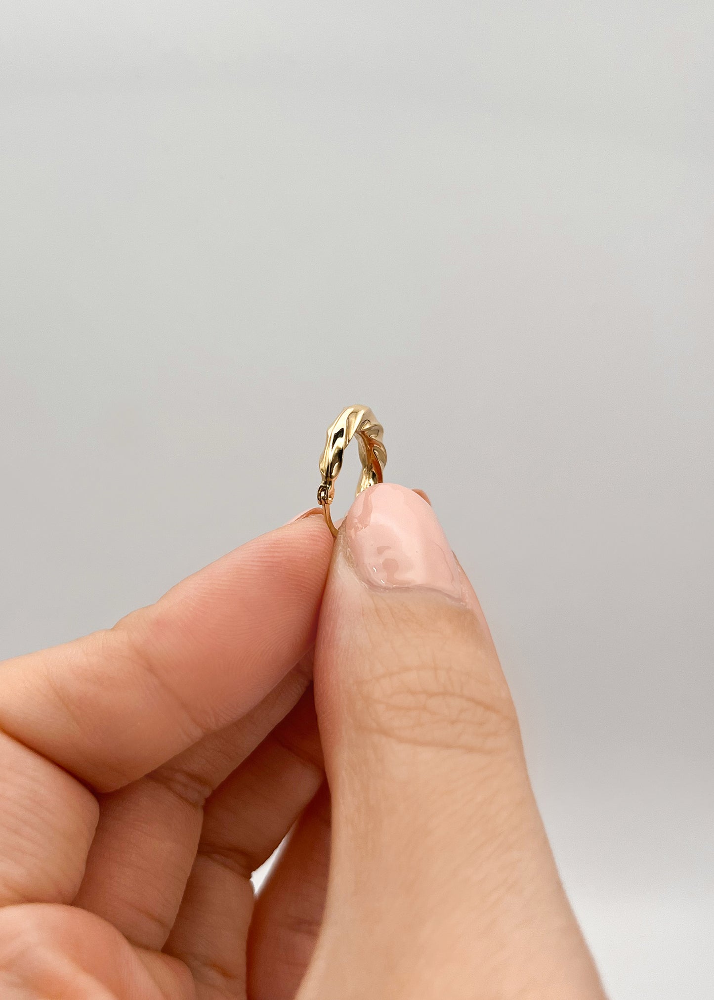 MAGNOLIA 18K SOLID GOLD HOOPS