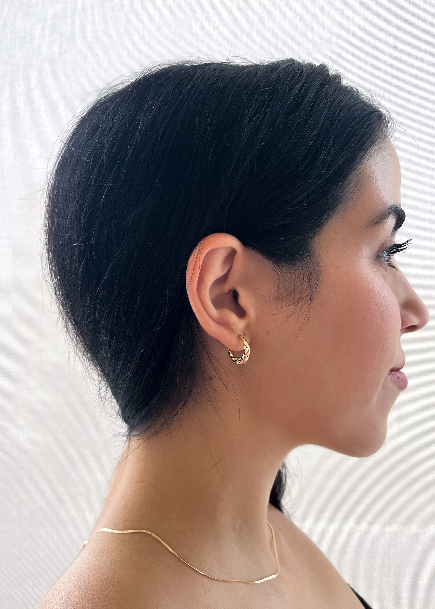 MAGNOLIA 18K SOLID GOLD HOOPS