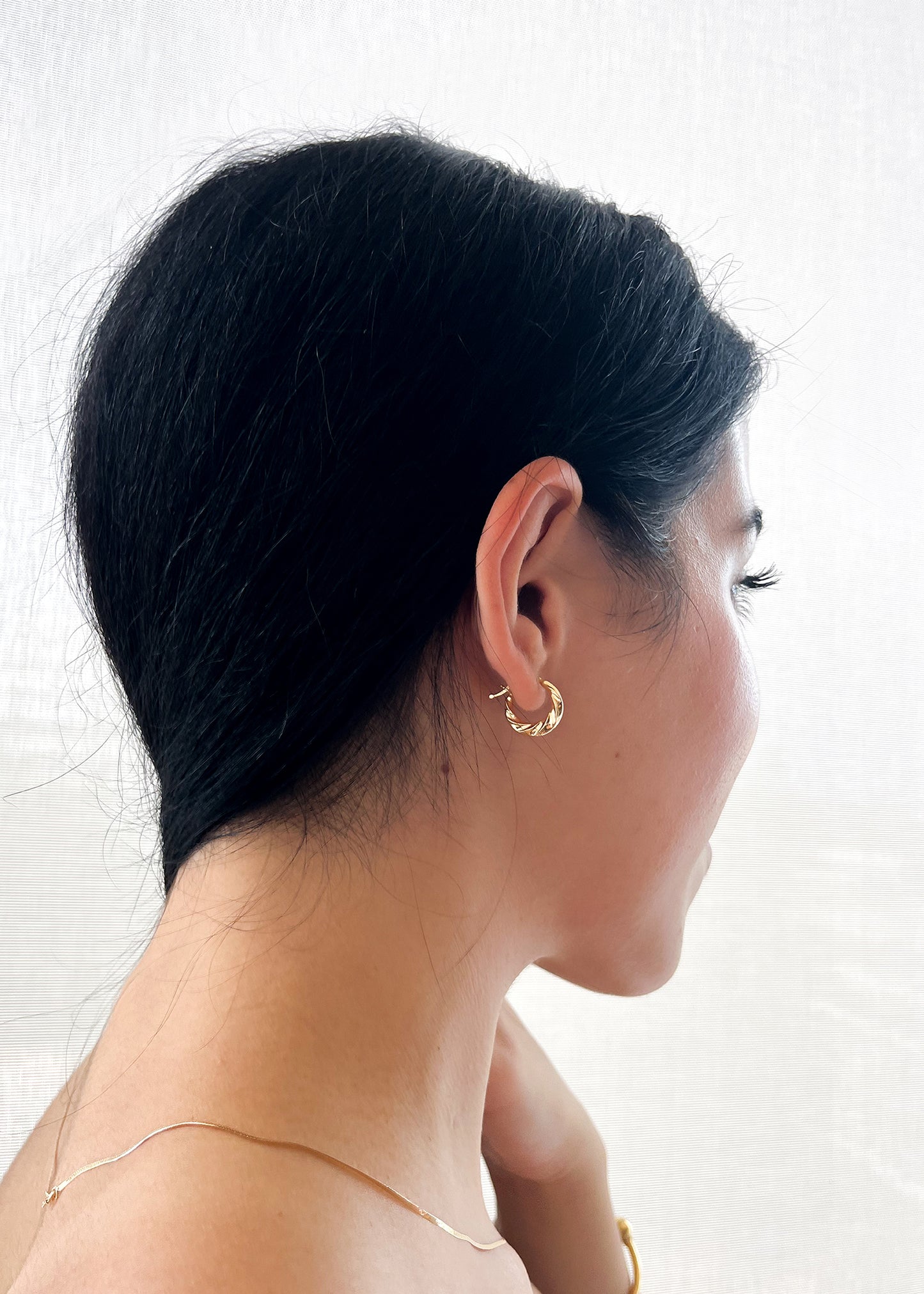 MAGNOLIA 18K SOLID GOLD HOOPS
