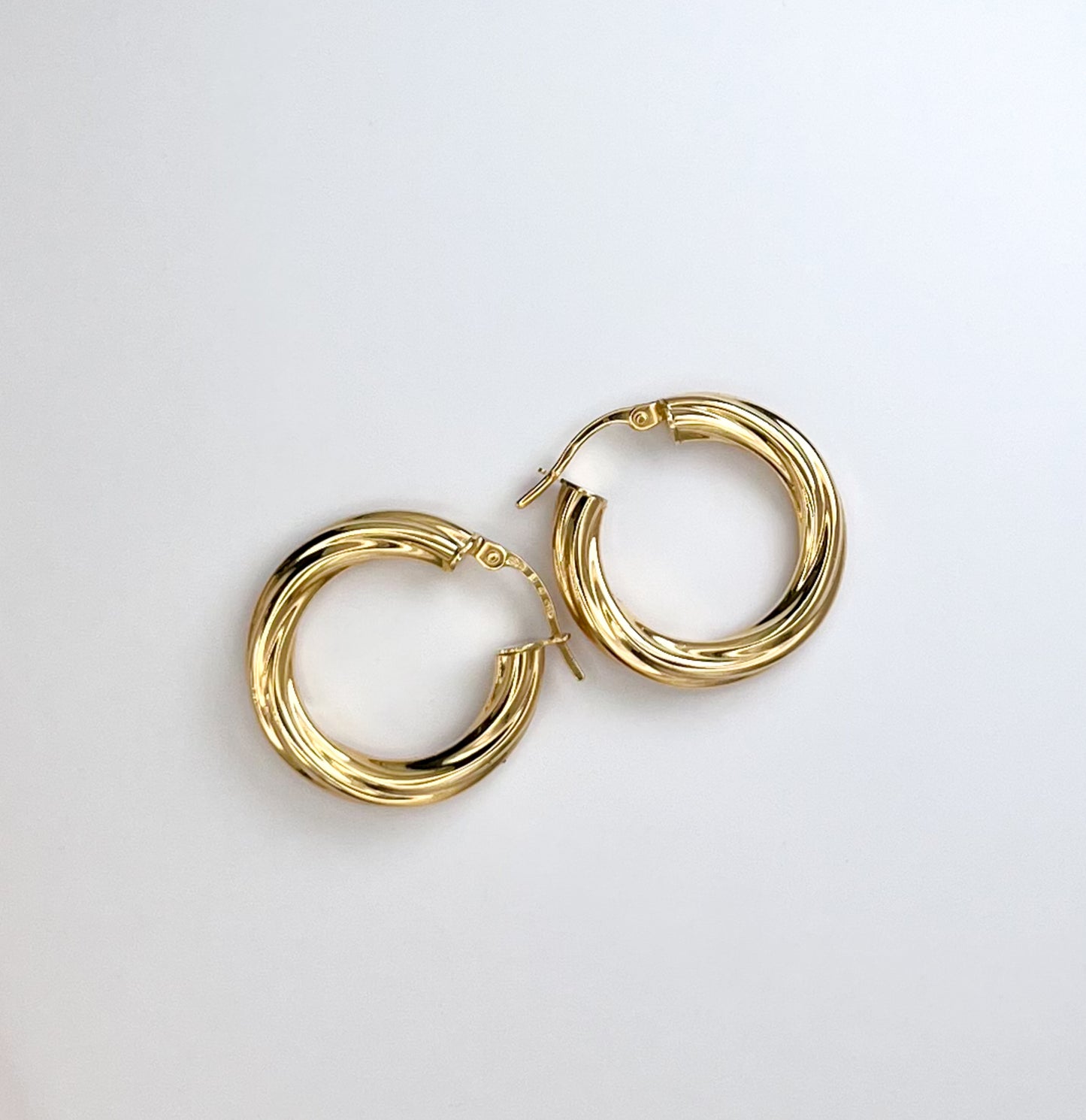 LAGUNA 18K SOLID GOLD HOOPS