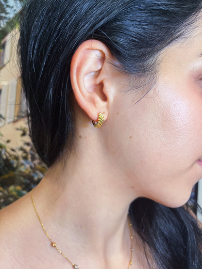NOUR HOOPS | 18K • 3.1g