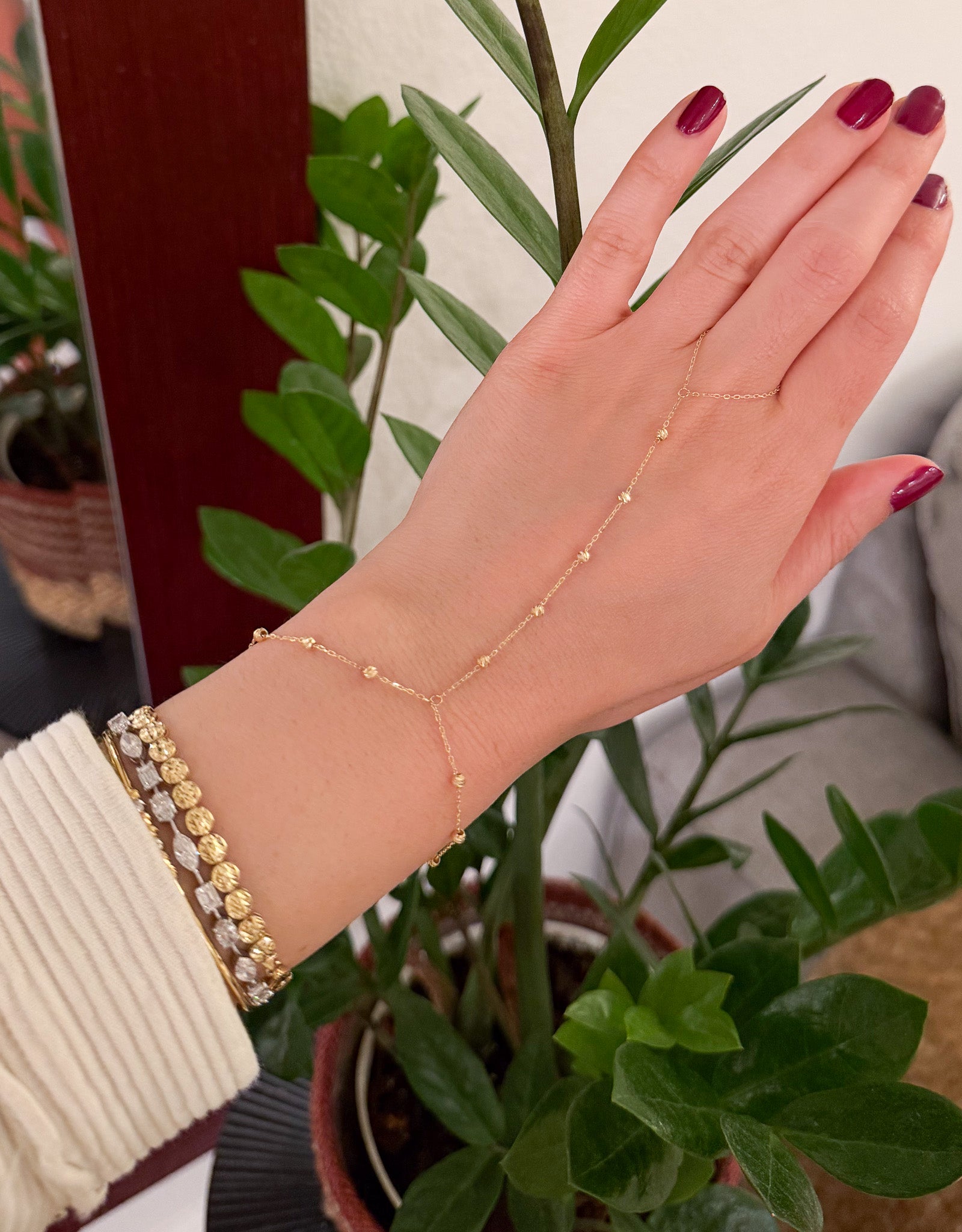 Romie I Hand Chain