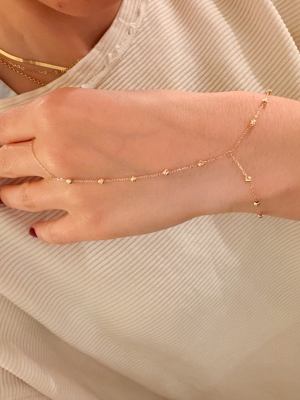 Romie I Hand Chain