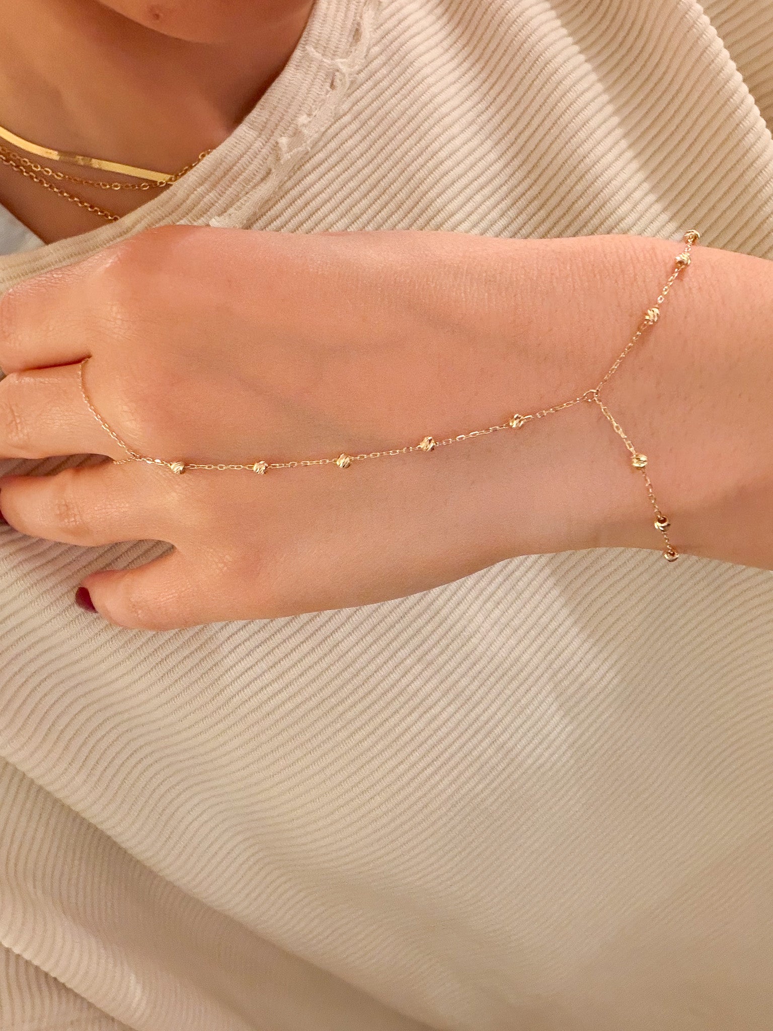 Romie I Hand Chain
