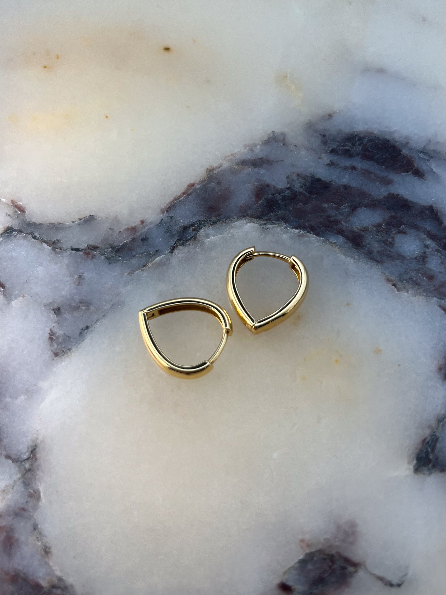 FEYROUZ HOOPS | 18K • 3.1g