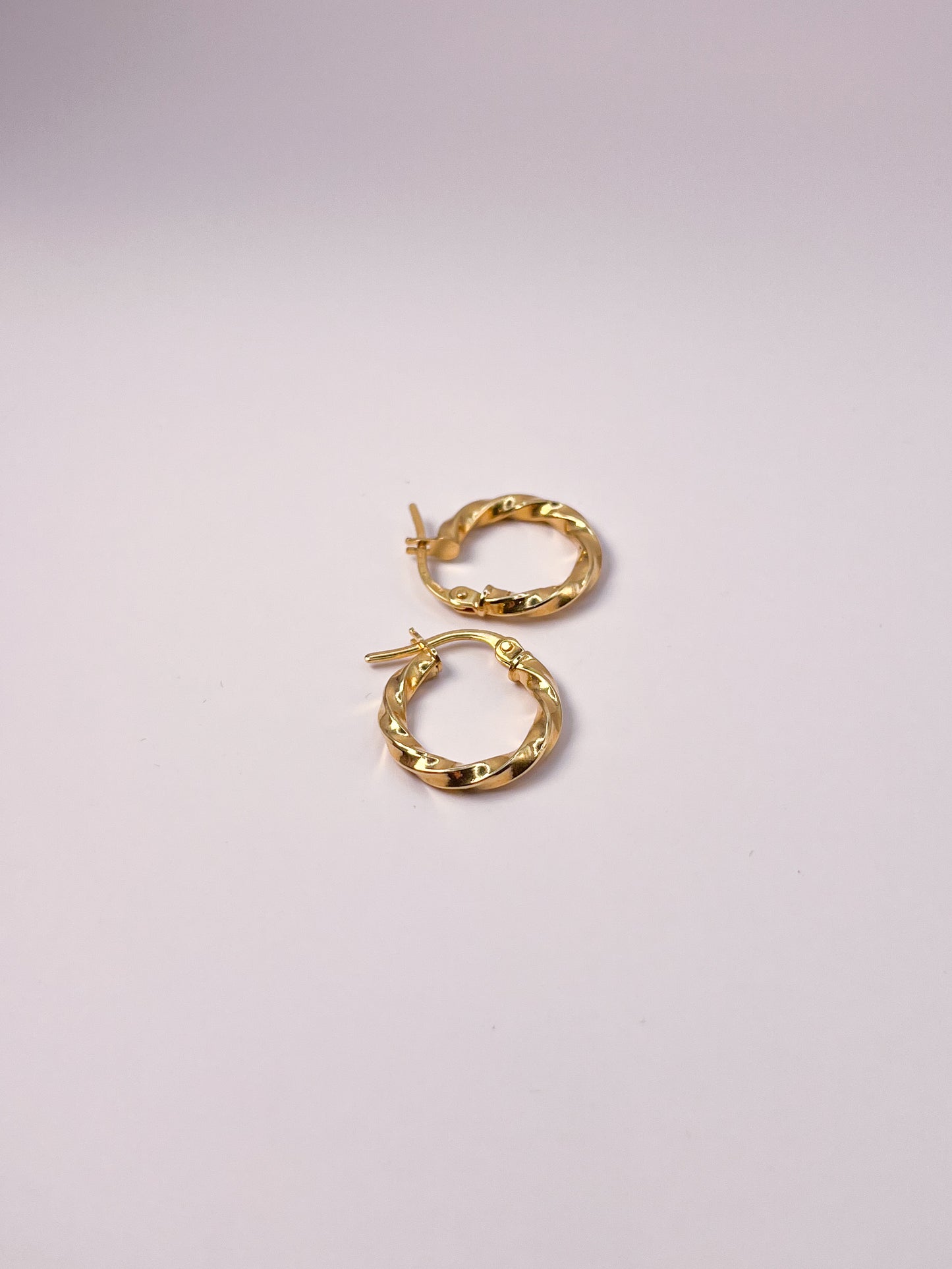 DINA HOOPS | 18K • 1.75g