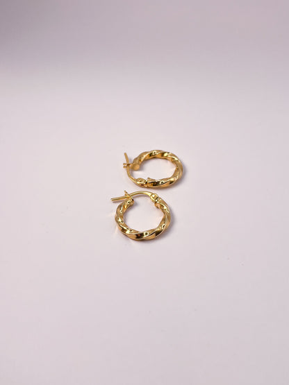 DINA HOOPS | 18K • 1.75g