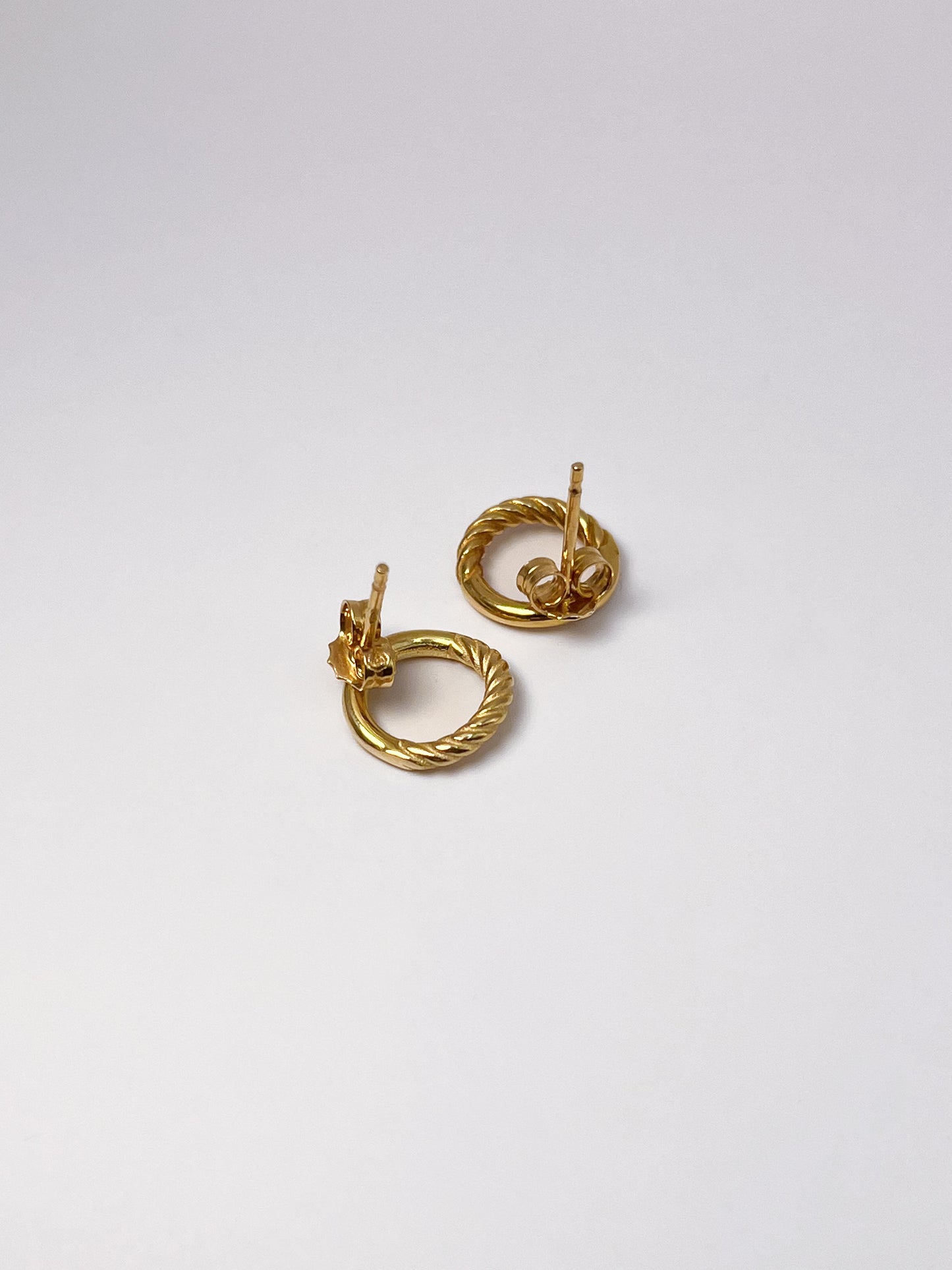 RHEA STUDS | 18K • 2.29g