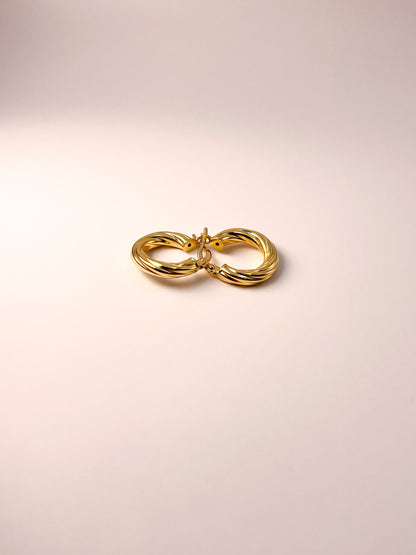LEILA HOOPS | 18K • 1.3g