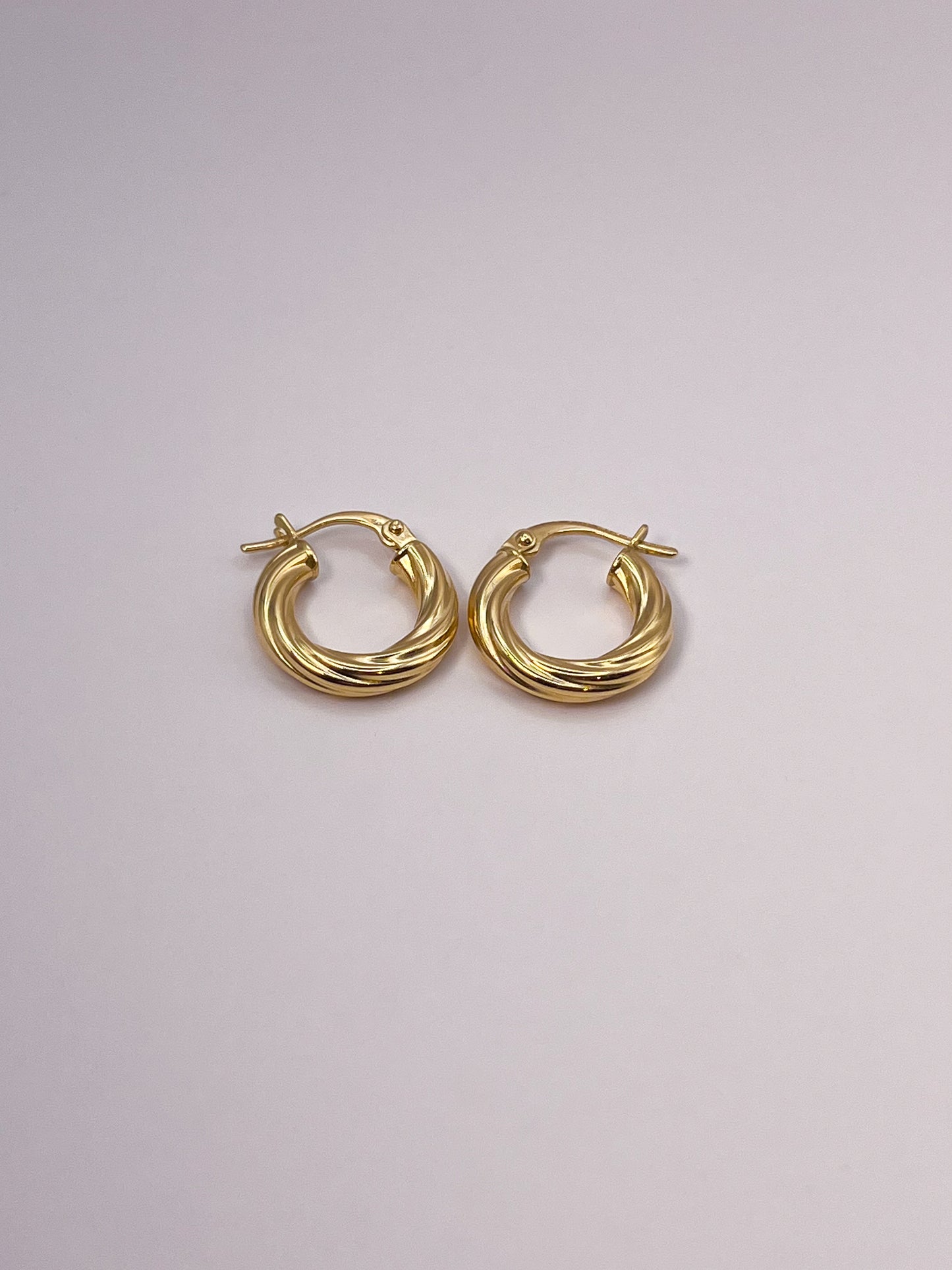 LEILA HOOPS | 18K • 1.3g