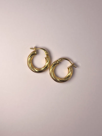 LEILA HOOPS | 18K • 1.3g