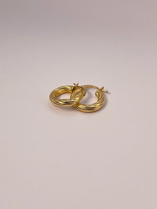 LEILA HOOPS | 18K • 1.3g