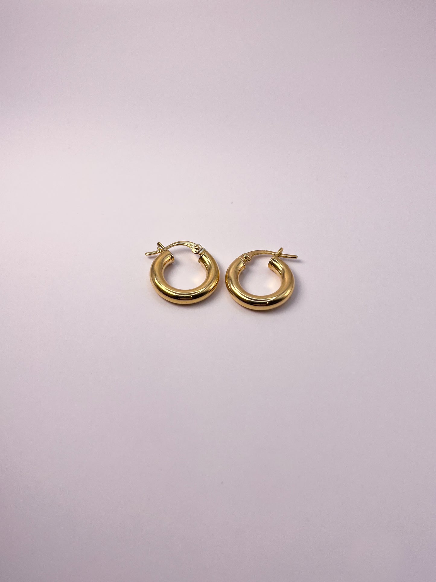 LARA HOOPS | 18K • 1.4g