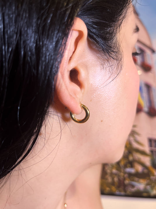LARA HOOPS | 18K • 1.4g