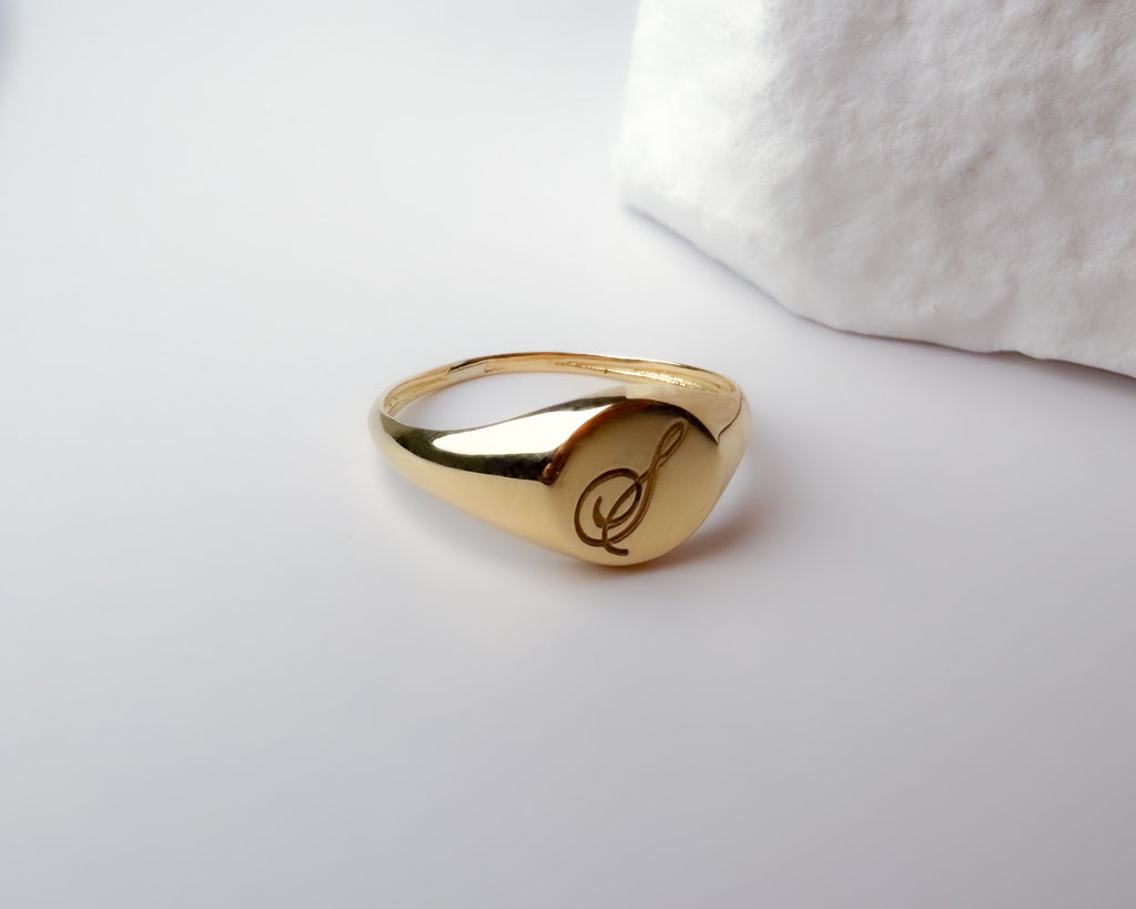 The 18K Signet Ring