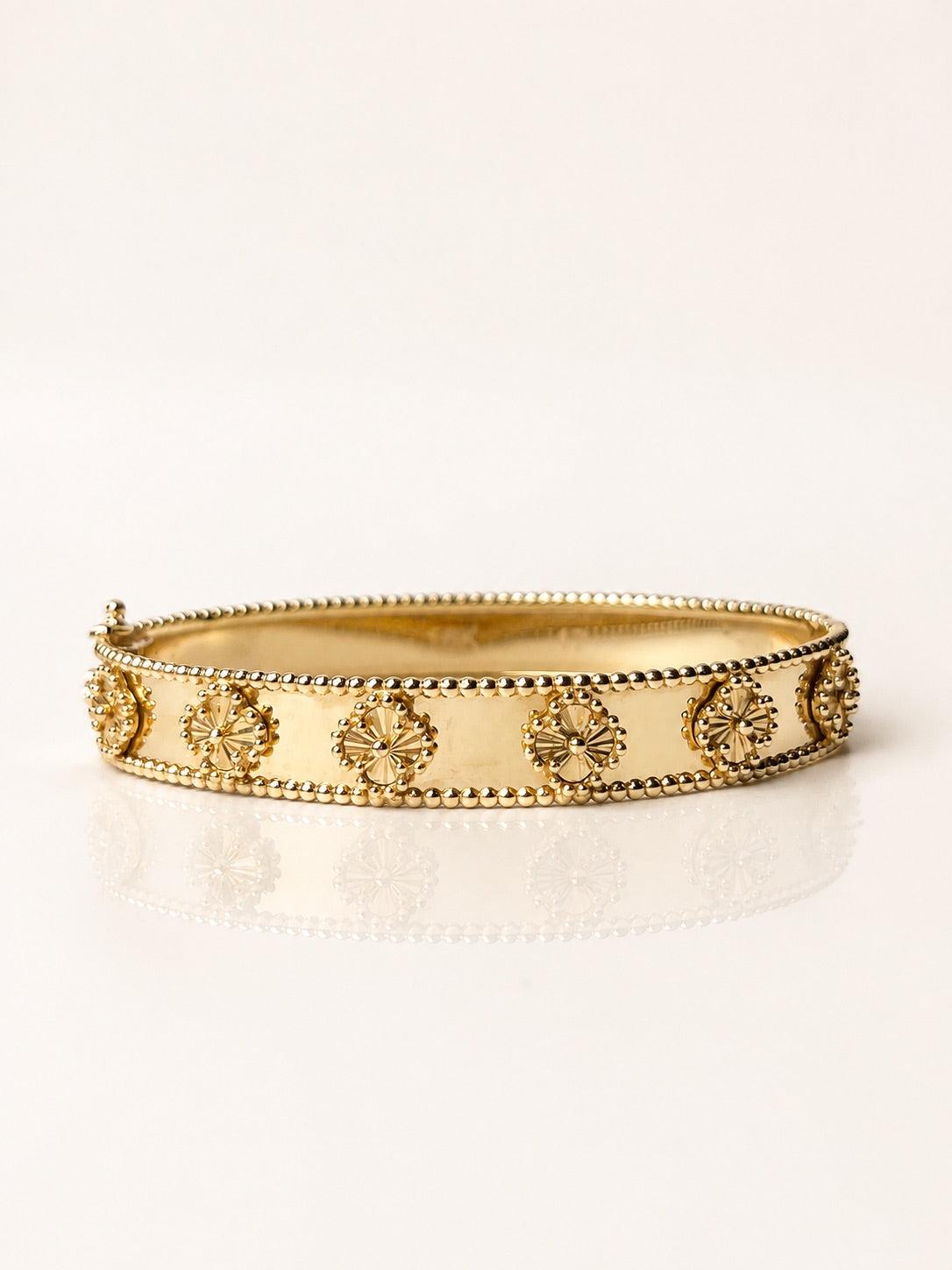 Eliza Bangle