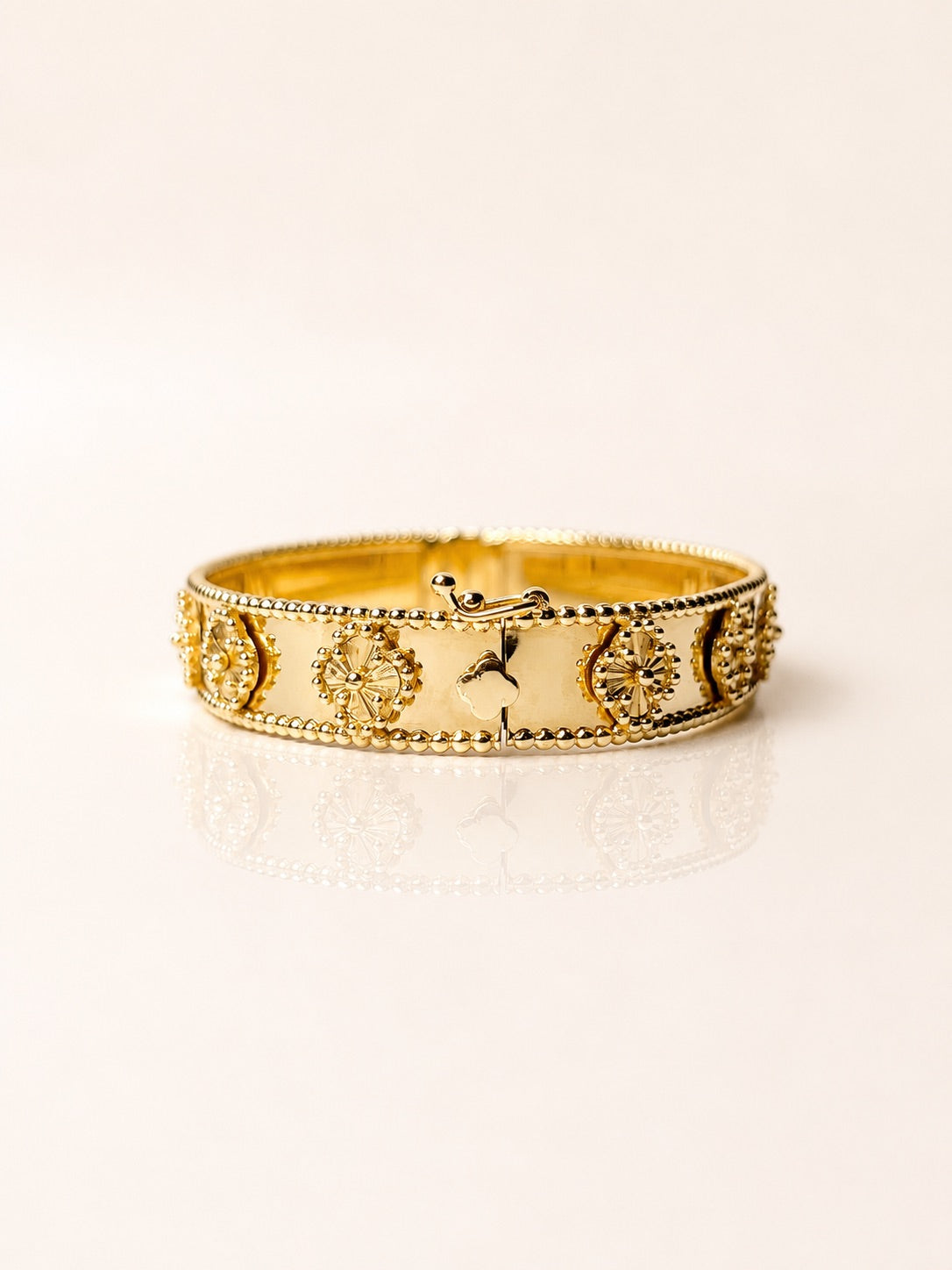 Eliza Bangle