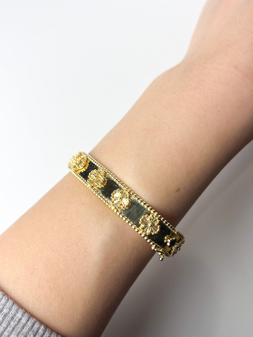 Eliza Bangle