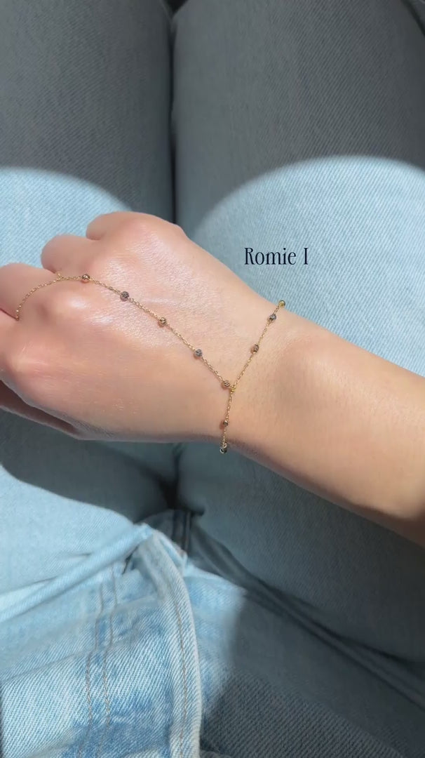 Romie I Hand Chain
