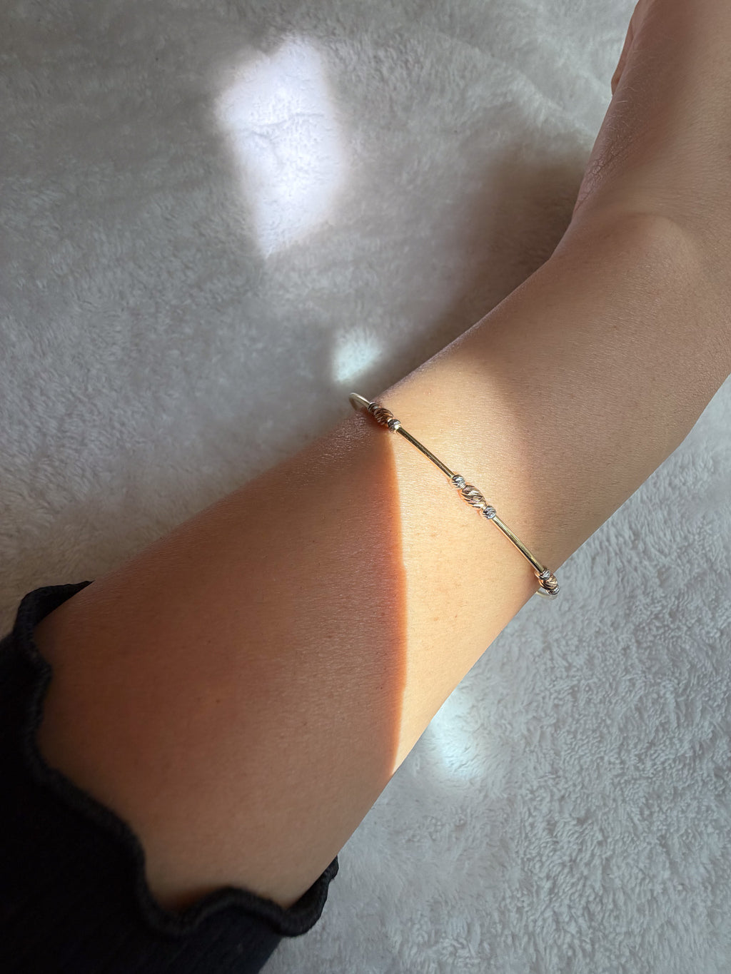 Ballet Bangle in 18K solid gold