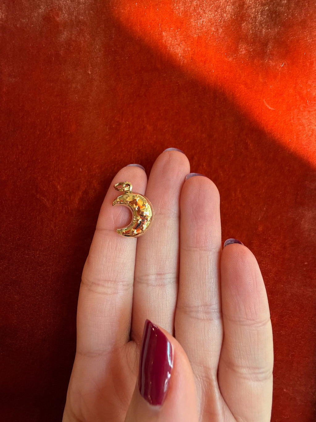 Moon Pendant in 18K solid gold